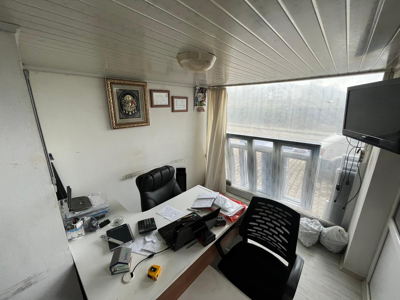 MABEL'DEN SATILIK ARSİNDE CADDE ÜZERİ GENİŞ DÜKKAN